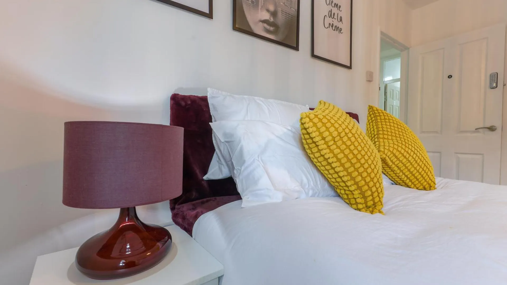 Opulent Heights Hotel London Guest house