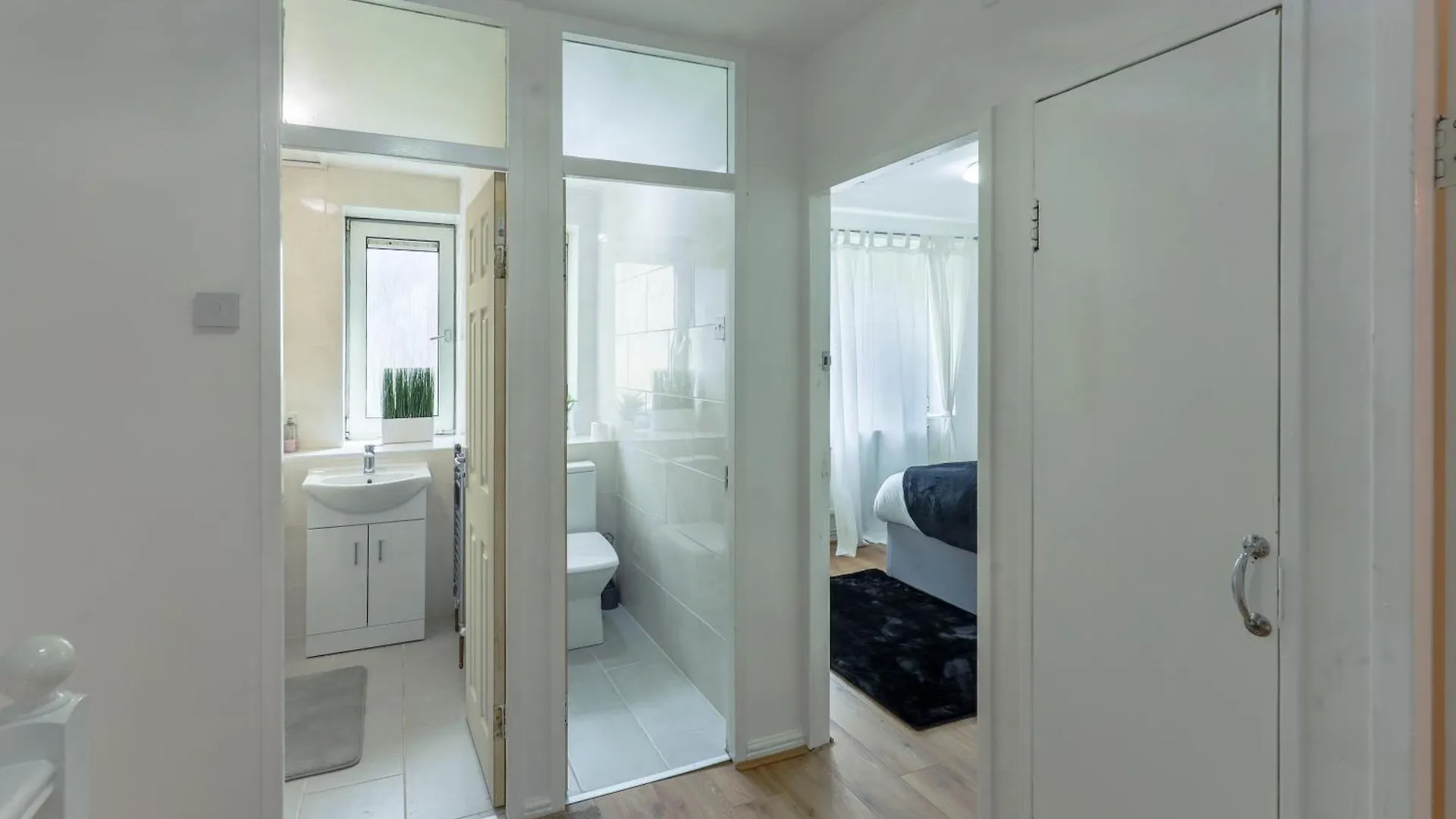 Guest house Opulent Heights Hotel London