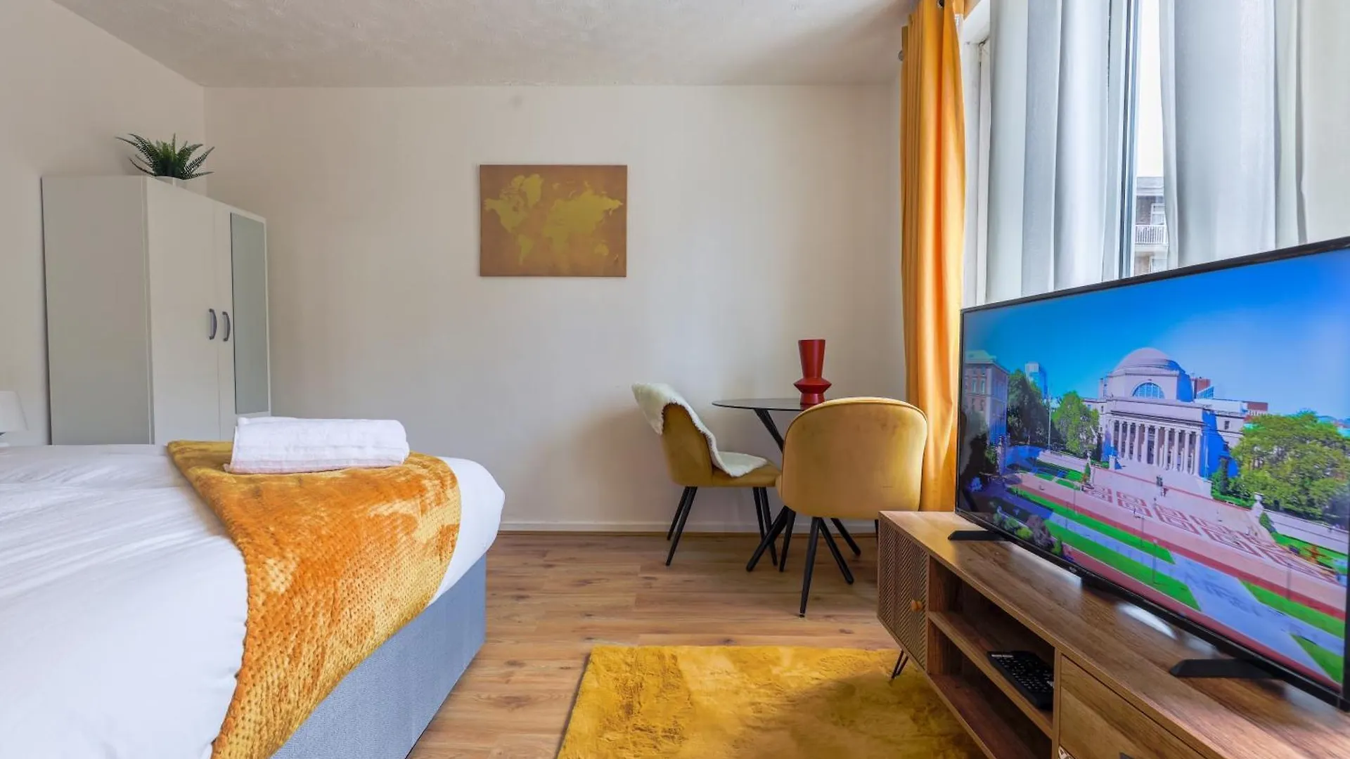 Opulent Heights Hotel London Guest house
