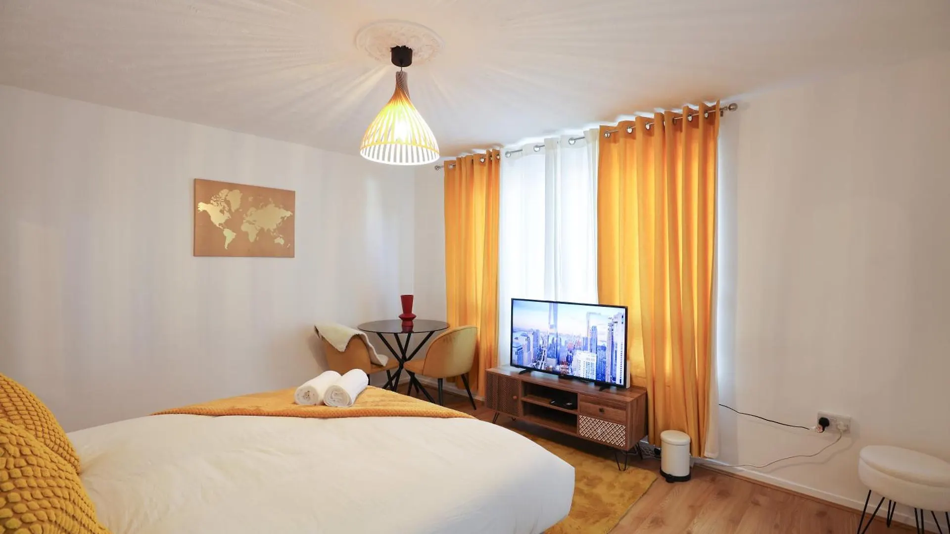 Opulent Heights Hotel London Guest house