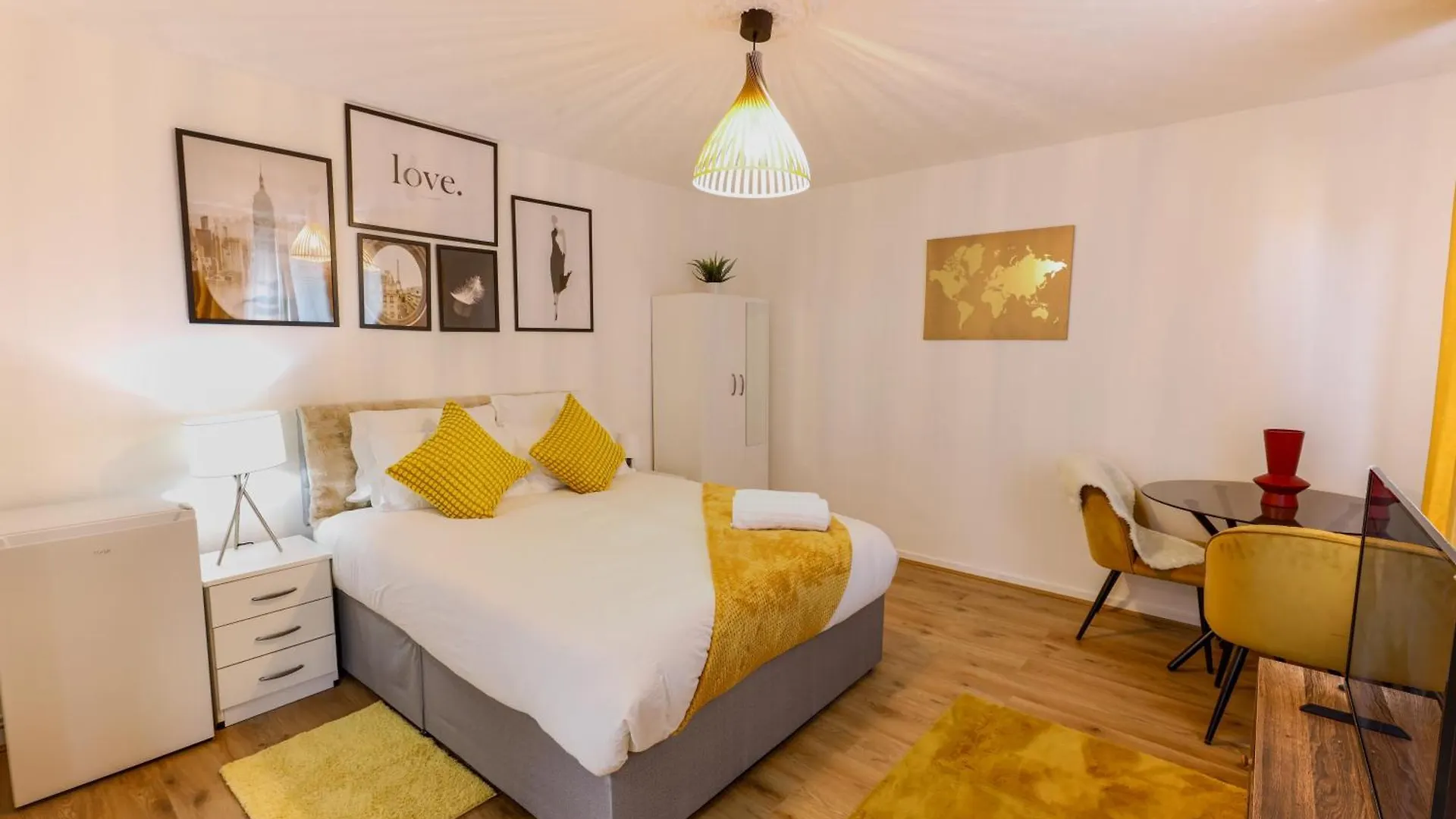 Guest house Opulent Heights Hotel London